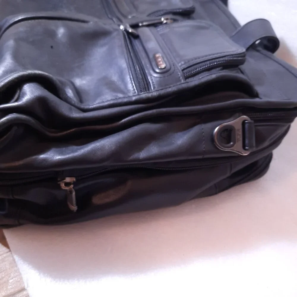 Tumi Alpha 2 Laptop Briefcase bag Black Napa Leather 96160D4 Computer distressed